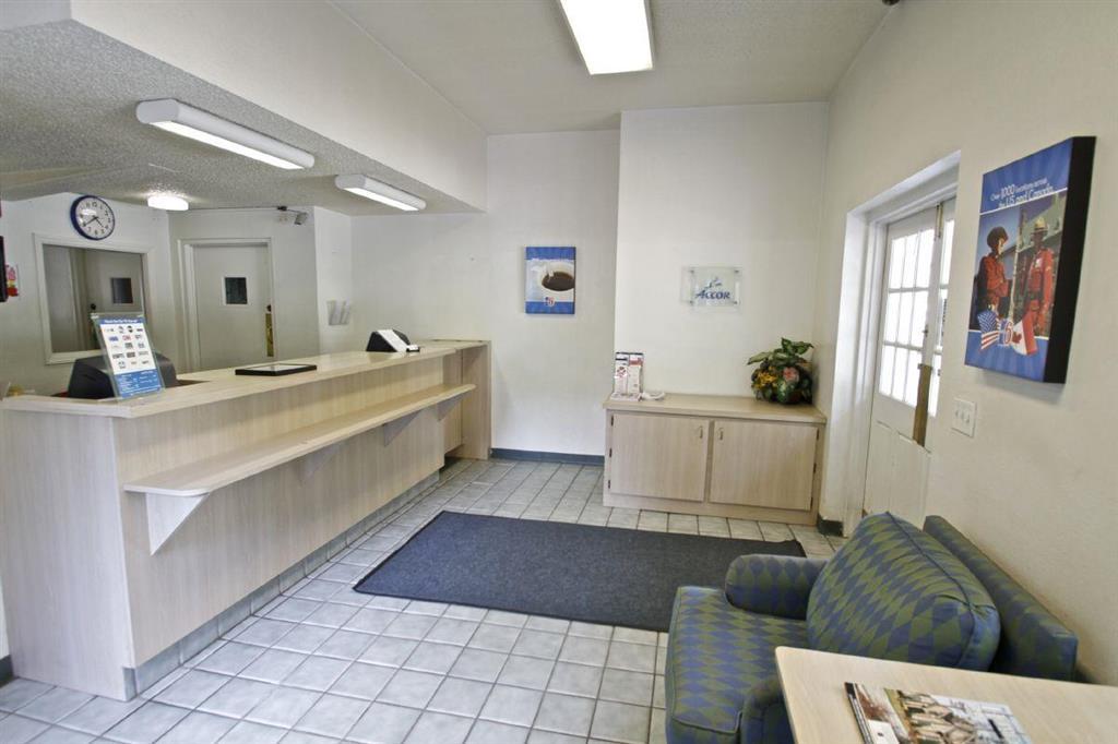 Motel 6-Raleigh, Nc - Cary Beltér fotó